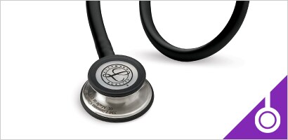 3M Littmann Classic III Stethoskop vor einem weißen Hintergrund.
